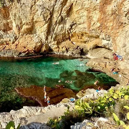 Nyaraló La Caletta Casa Vacanze, Private Pool *
