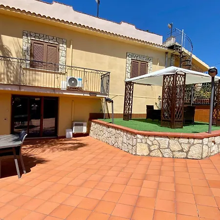 La Caletta Casa Vacanze, Private Pool Nyaraló Terrasini