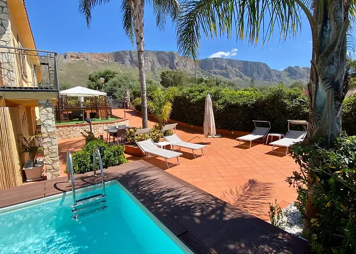 La Caletta Casa Vacanze, Private Pool Feriehus *